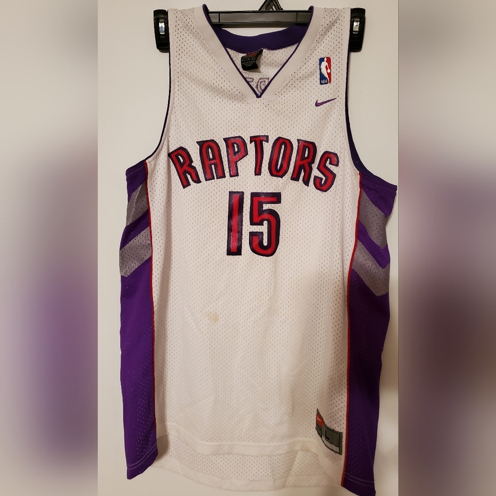 Vintage NBA Nike White and Purple Raptors Sports Jersey #15 Carter